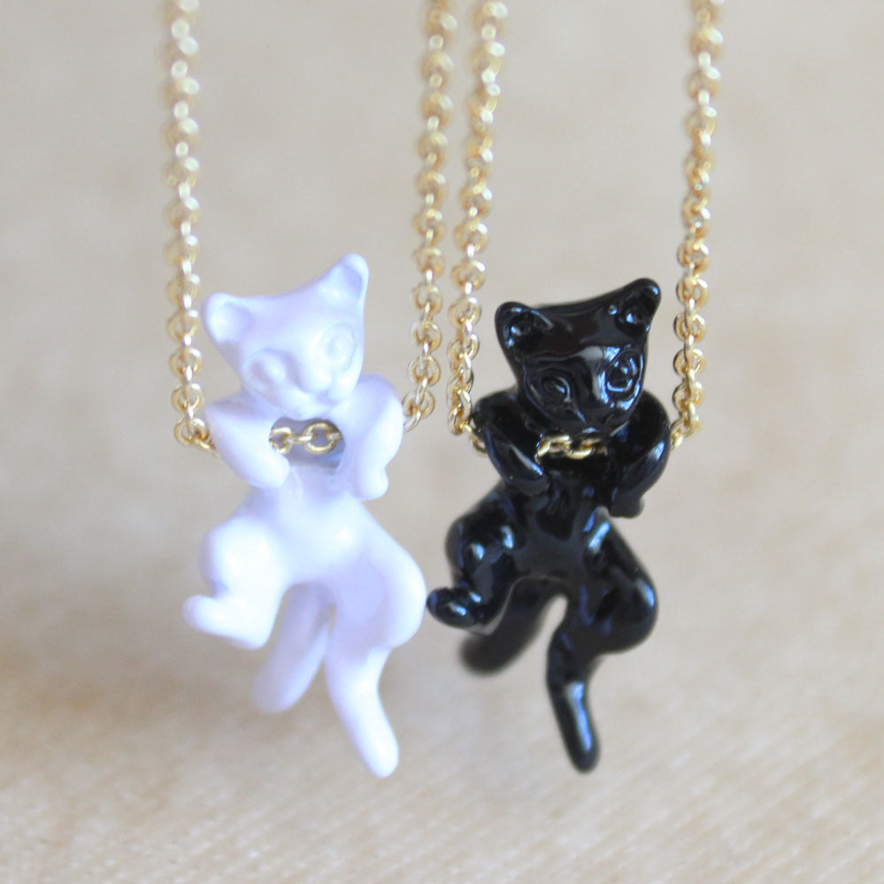 hot sale Japanese popular black white cat necklace simple 3d cute lovely animal pendant necklace gold chain for women jewelry